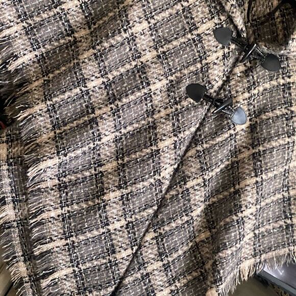 St. John’s Bay Plaid Tweed Asymmetrical Wrap with toggle Closure. Size Medium - Picture 6 of 8